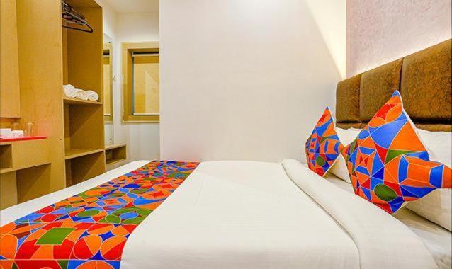 Hotel New Deepak Bombay Esterno foto